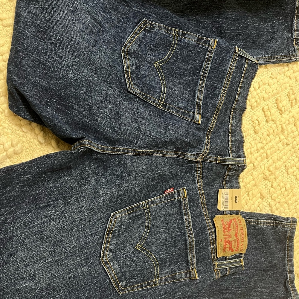 541 Levi’s tape 32x30